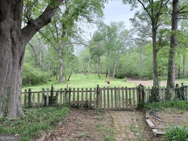 3033 Riviera Drive NW, Conyers, GA 30012