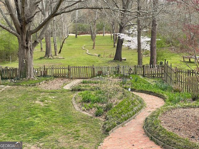 3033 Riviera Drive NW, Conyers, GA 30012