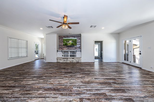 7046 Devonshire, Spring Branch, TX 78070