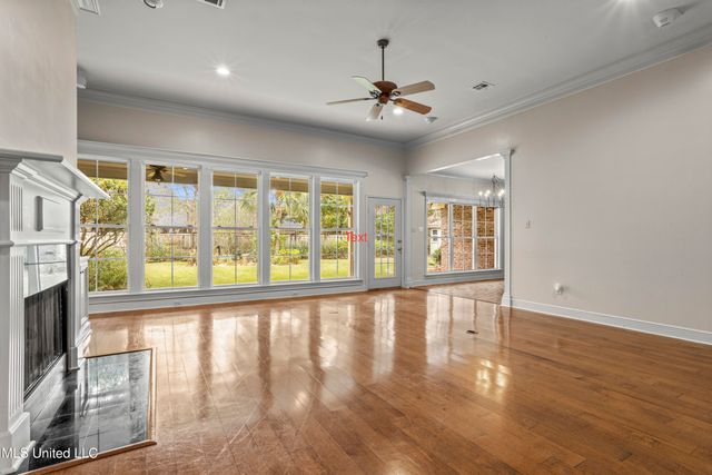 124 Surgeres Place Place, Ocean Springs, MS 39564