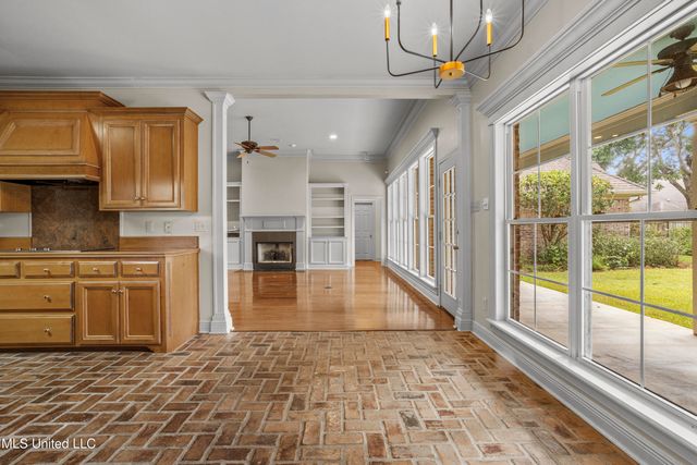 124 Surgeres Place Place, Ocean Springs, MS 39564