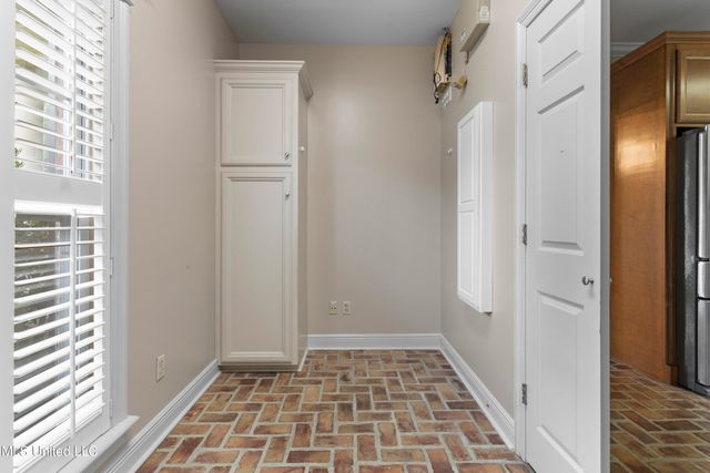 124 Surgeres Place Place, Ocean Springs, MS 39564