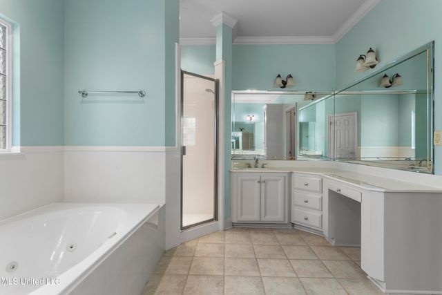 124 Surgeres Place Place, Ocean Springs, MS 39564