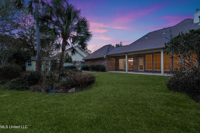 124 Surgeres Place Place, Ocean Springs, MS 39564