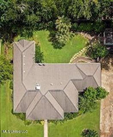 124 Surgeres Place Place, Ocean Springs, MS 39564