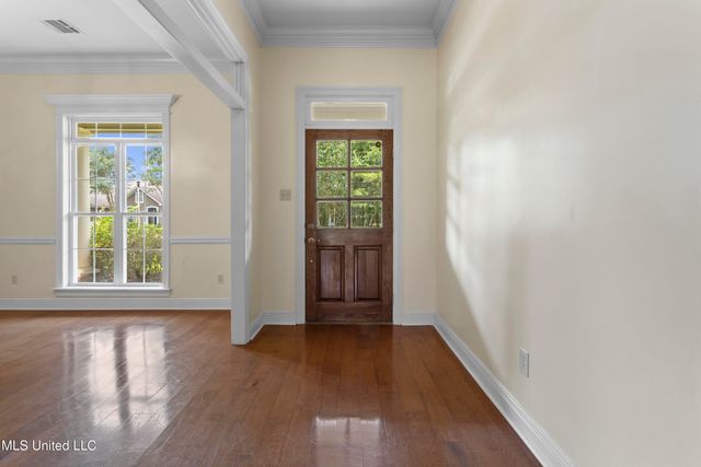 124 Surgeres Place Place, Ocean Springs, MS 39564