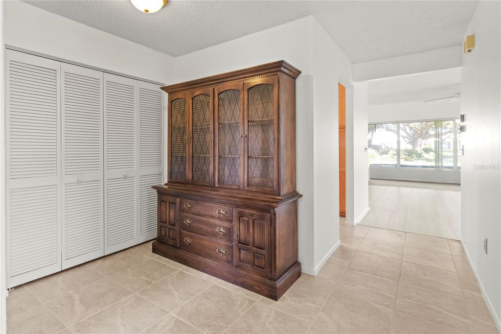 Image 12 of property listing at 6802 8TH AVENUE W, Bradenton, FL 34209