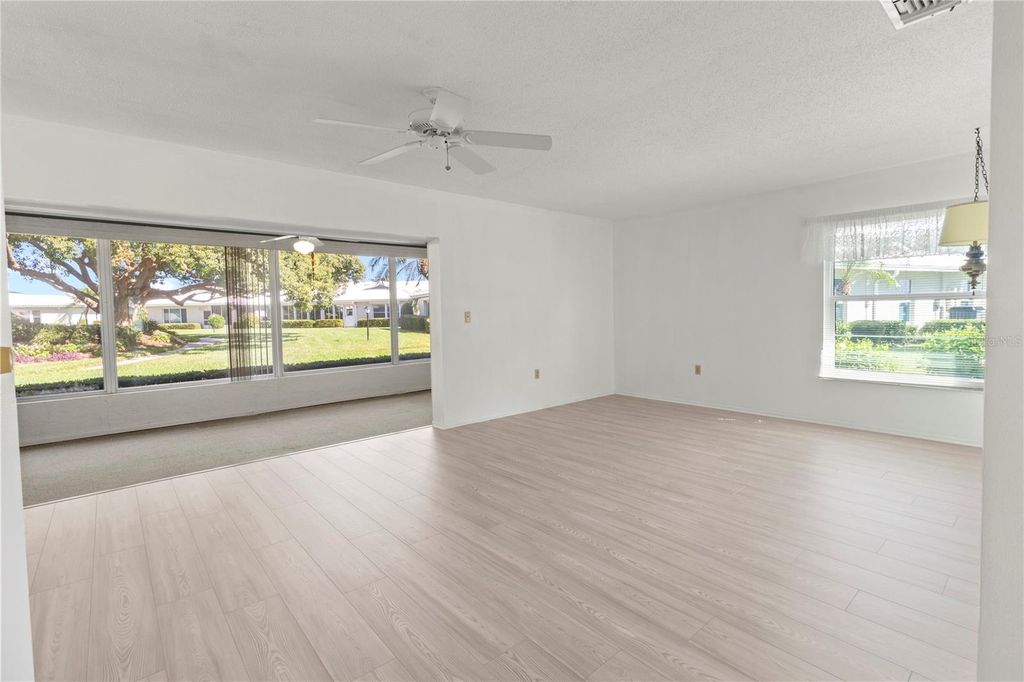 Image 14 of property listing at 6802 8TH AVENUE W, Bradenton, FL 34209