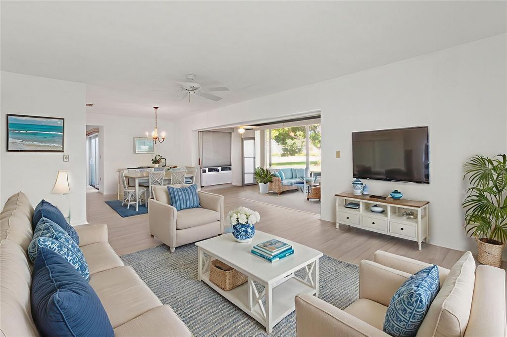 Image 19 of property listing at 6802 8TH AVENUE W, Bradenton, FL 34209