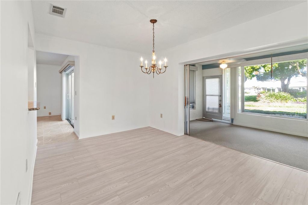 Image 20 of property listing at 6802 8TH AVENUE W, Bradenton, FL 34209