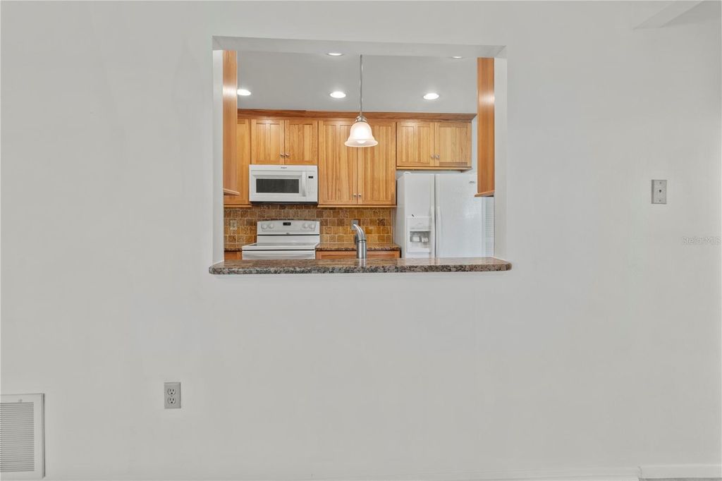 Image 26 of property listing at 6802 8TH AVENUE W, Bradenton, FL 34209