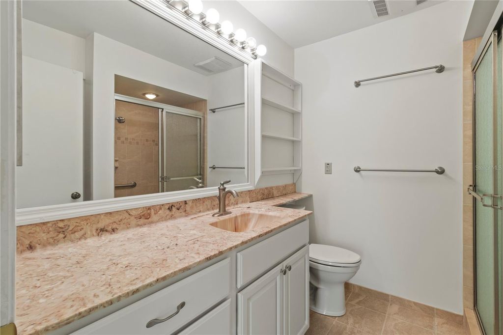 Image 37 of property listing at 6802 8TH AVENUE W, Bradenton, FL 34209