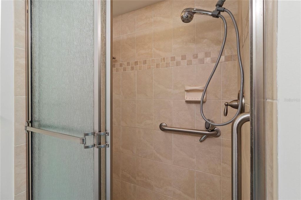 Image 38 of property listing at 6802 8TH AVENUE W, Bradenton, FL 34209