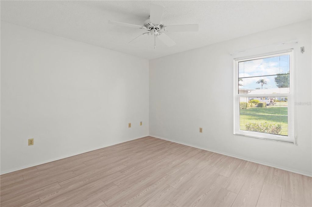 Image 41 of property listing at 6802 8TH AVENUE W, Bradenton, FL 34209