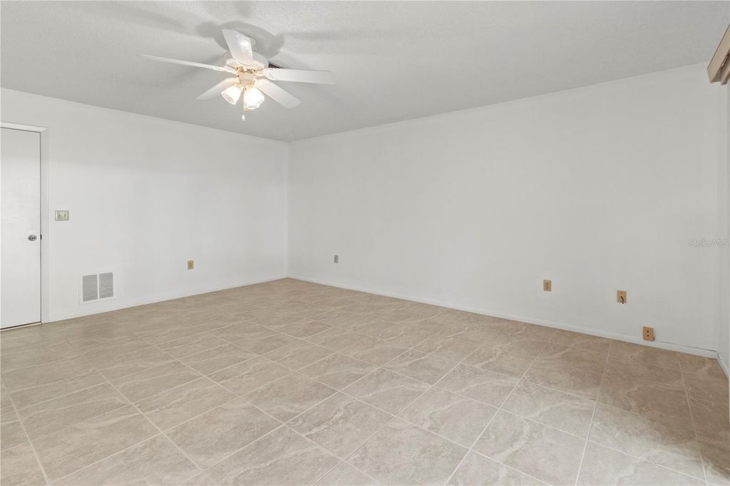 Image 45 of property listing at 6802 8TH AVENUE W, Bradenton, FL 34209