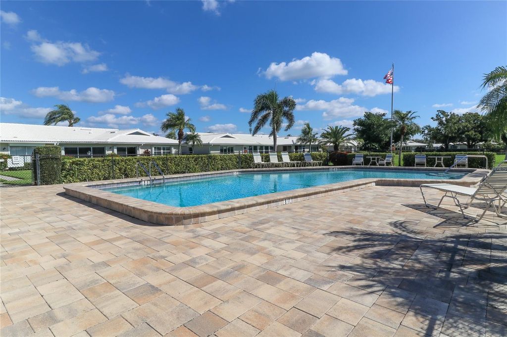 Image 62 of property listing at 6802 8TH AVENUE W, Bradenton, FL 34209