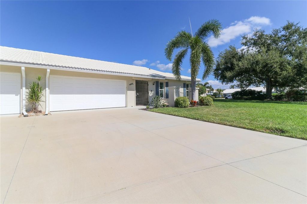 Image 9 of property listing at 6802 8TH AVENUE W, Bradenton, FL 34209