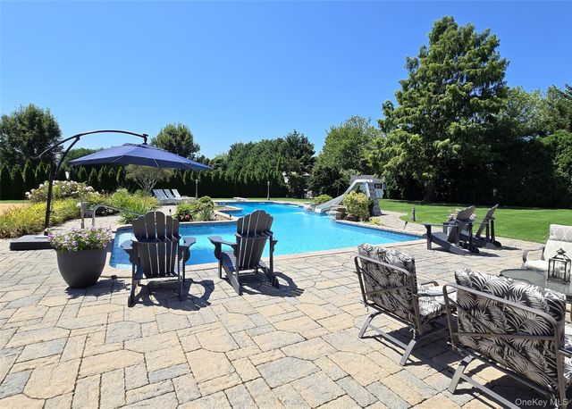 11 Simpson Gate, Manorville, NY 11949