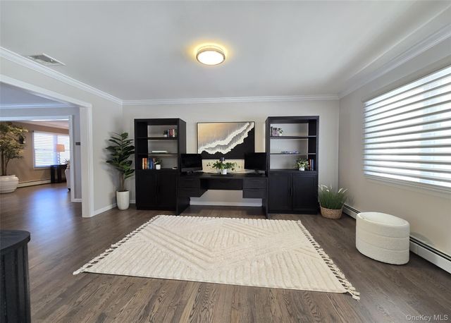 11 Simpson Gate, Manorville, NY 11949