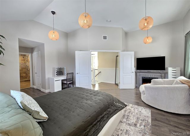 11 Simpson Gate, Manorville, NY 11949