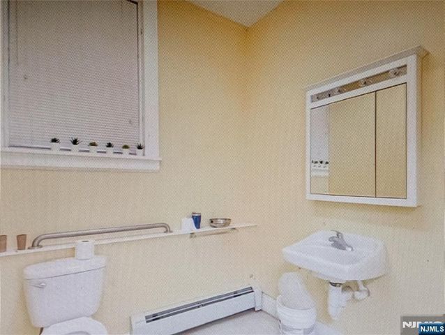 39 Fort Lee Road, Bogota, NJ 07603