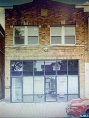 39 Fort Lee Road, Bogota, NJ 07603