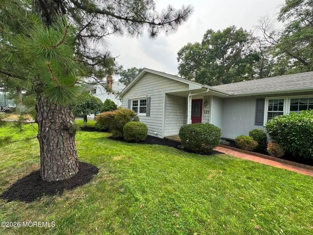 127 Cardinal Drive, Toms River, NJ 08755