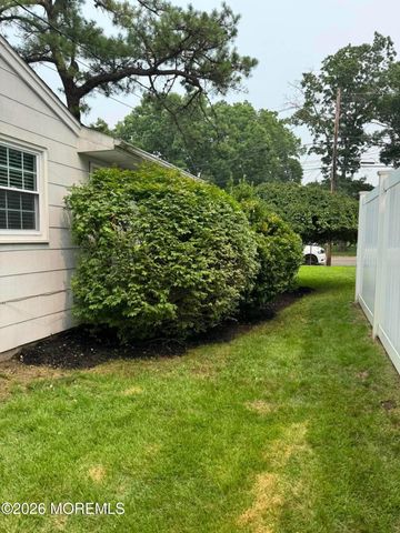 127 Cardinal Drive, Toms River, NJ 08755