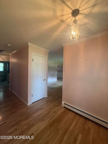 127 Cardinal Drive, Toms River, NJ 08755