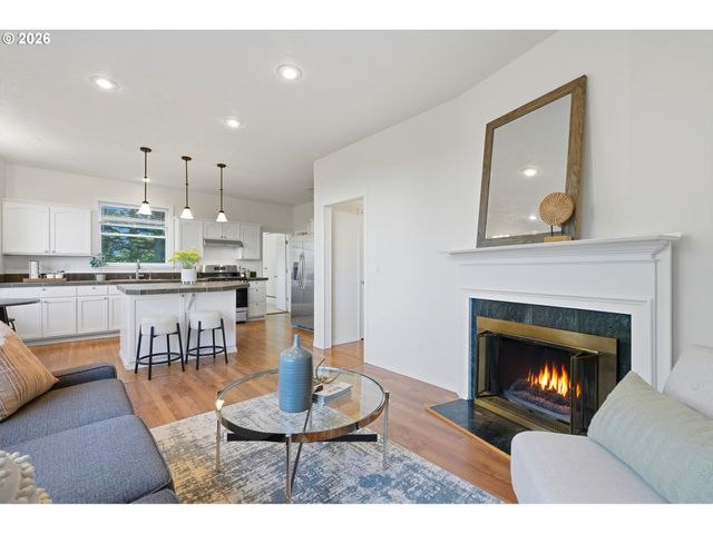 17 HIDALGO St, Lake Oswego, OR 97035