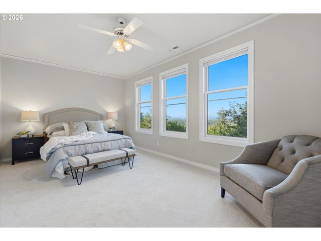 17 HIDALGO St, Lake Oswego, OR 97035