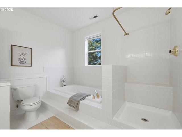 17 HIDALGO St, Lake Oswego, OR 97035