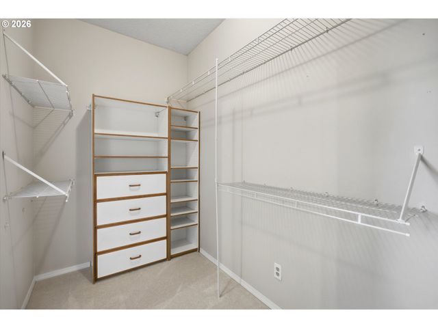 17 HIDALGO St, Lake Oswego, OR 97035
