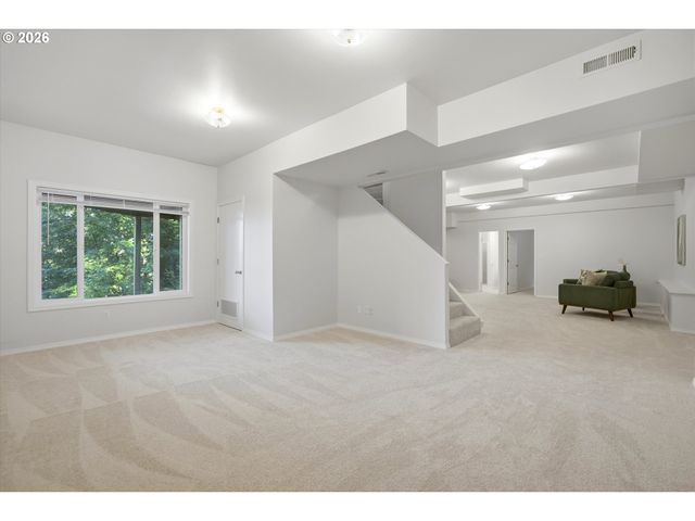 17 HIDALGO St, Lake Oswego, OR 97035