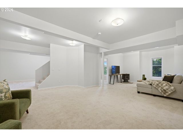 17 HIDALGO St, Lake Oswego, OR 97035