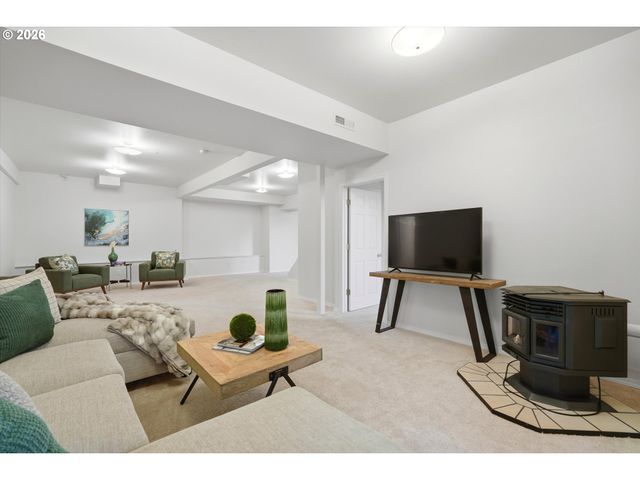 17 HIDALGO St, Lake Oswego, OR 97035