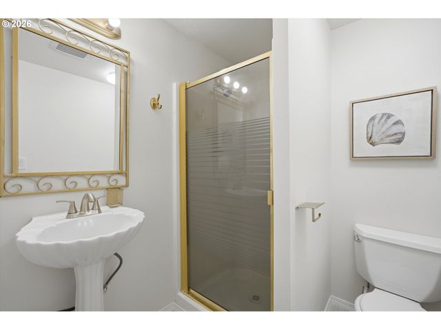 17 HIDALGO St, Lake Oswego, OR 97035
