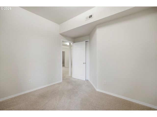 17 HIDALGO St, Lake Oswego, OR 97035