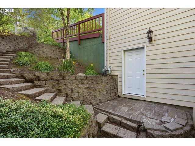 17 HIDALGO St, Lake Oswego, OR 97035