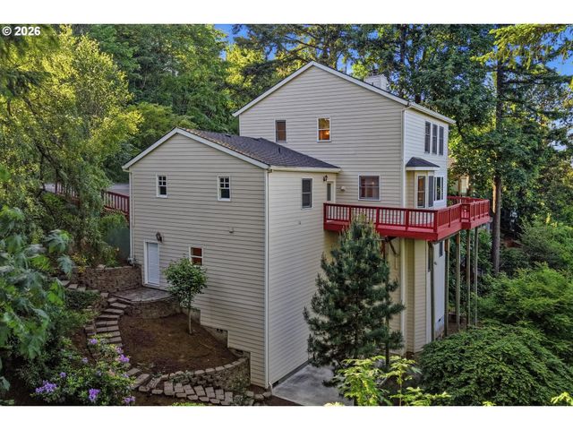 17 HIDALGO St, Lake Oswego, OR 97035