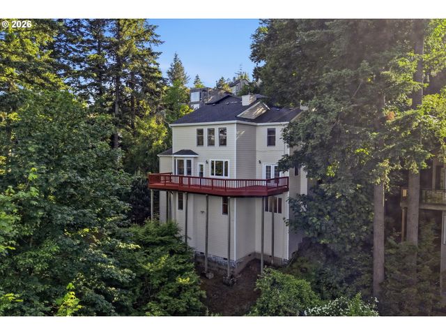 17 HIDALGO St, Lake Oswego, OR 97035
