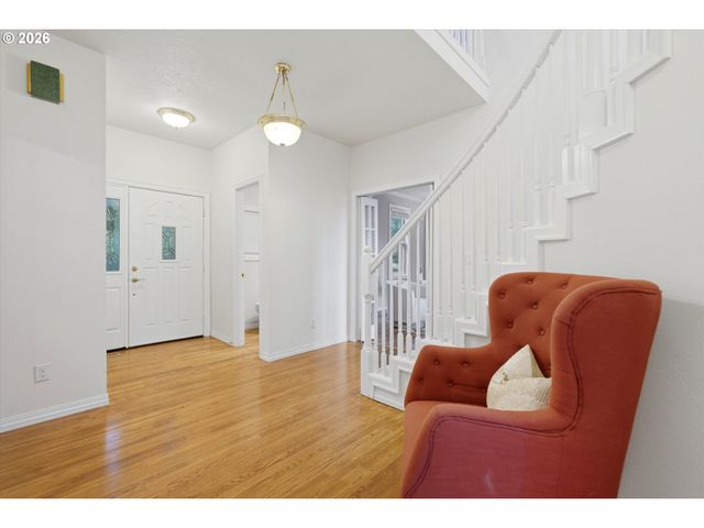 17 HIDALGO St, Lake Oswego, OR 97035