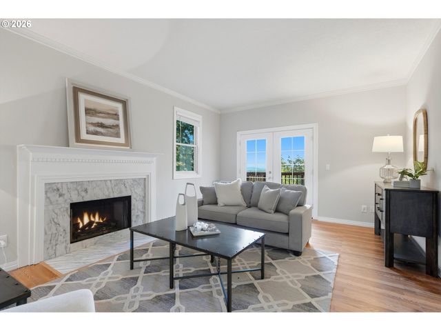 17 HIDALGO St, Lake Oswego, OR 97035