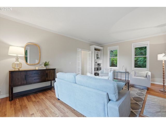 17 HIDALGO St, Lake Oswego, OR 97035