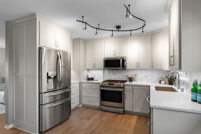 10604 32nd Avenue N, Plymouth, MN 55441