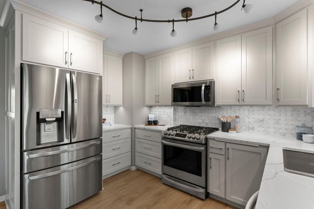 10604 32nd Avenue N, Plymouth, MN 55441