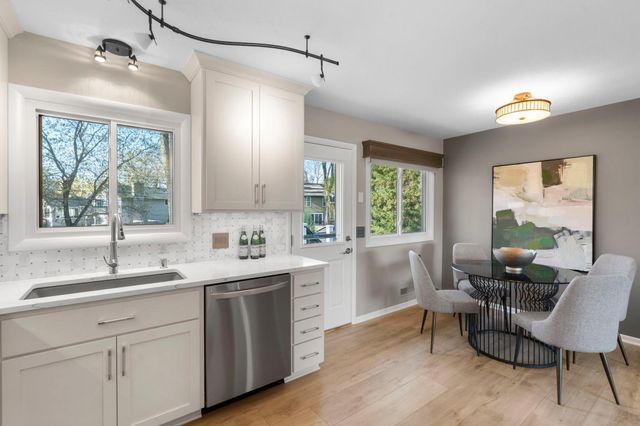 10604 32nd Avenue N, Plymouth, MN 55441