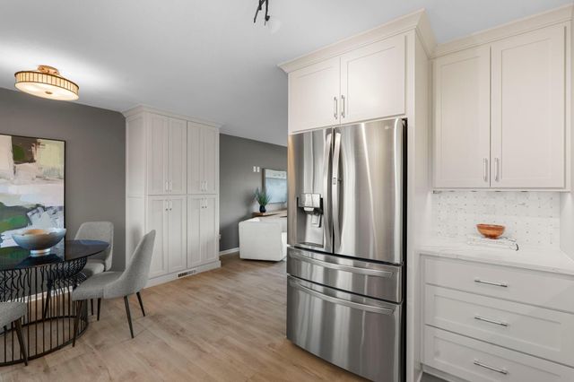 10604 32nd Avenue N, Plymouth, MN 55441