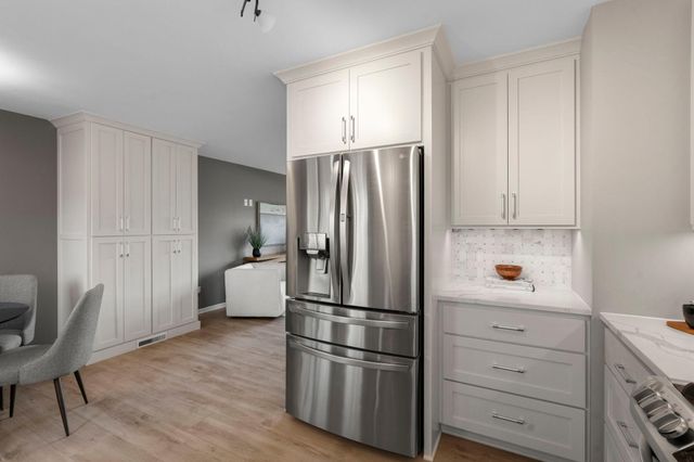 10604 32nd Avenue N, Plymouth, MN 55441