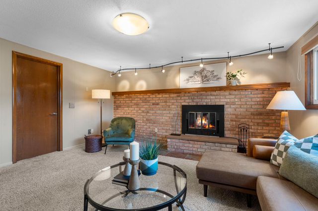 10604 32nd Avenue N, Plymouth, MN 55441